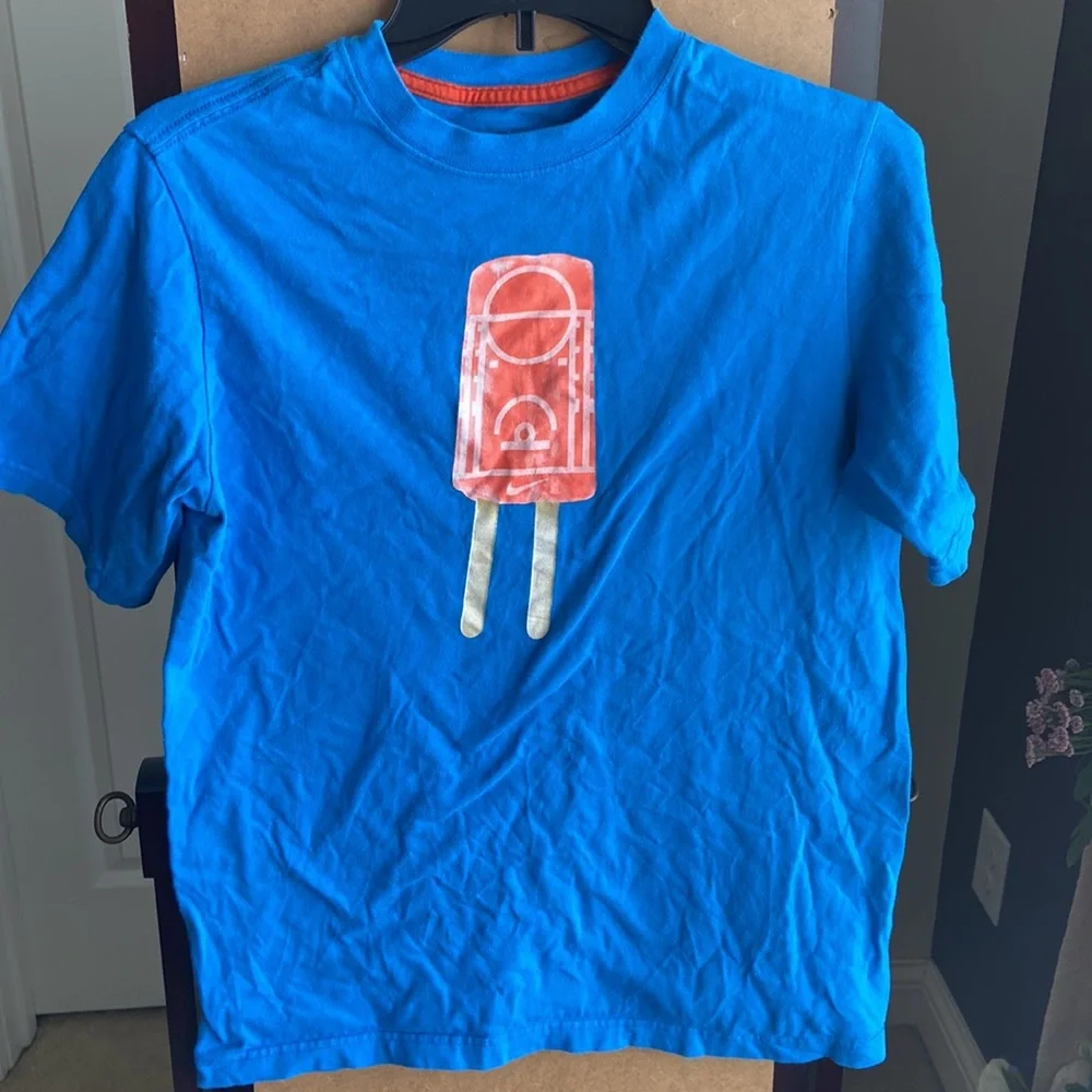 Nike Kids Popsicle Basketball Court t-shirt. XL